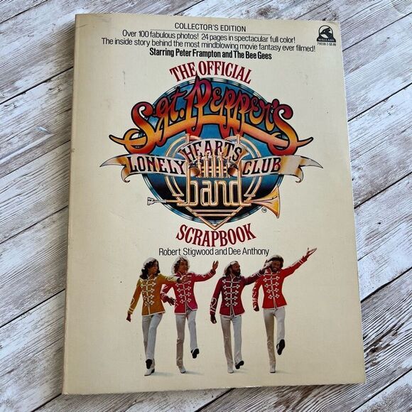 The Official Sgt Peppers Lonely Hearts Club Band Scrapbook Illustrated Paperback - Picture 1 of 15